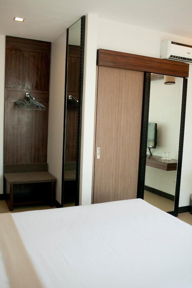 D'Hotel & Suites Dipolog Zewnętrze zdjęcie